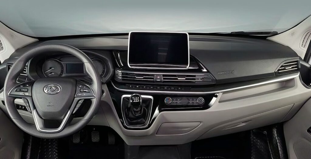MAXUS-eDeliver-9-L3H2-interior-delantera