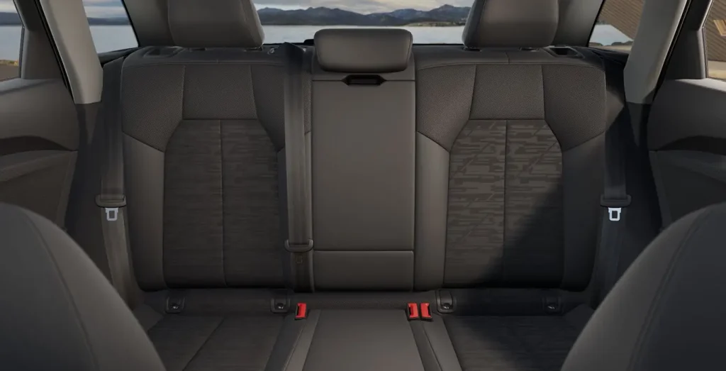 AUDI-Q5-SUV-Advanced-TDI-Quattro-S-Tronic-interior-trasera.webp