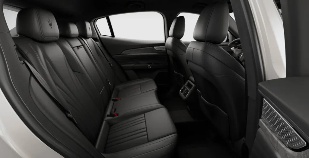 MASERATI-Grecale-300-QS-interior-trasera