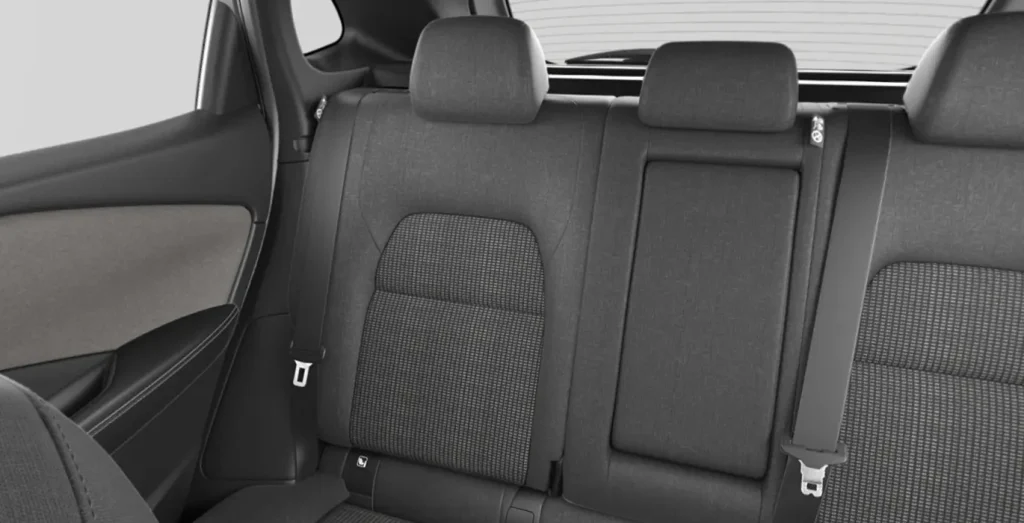 Nissan-Qashqai-DIG-T-E6E-103kW-140CV-MHEV-Acenta-interior-trasera