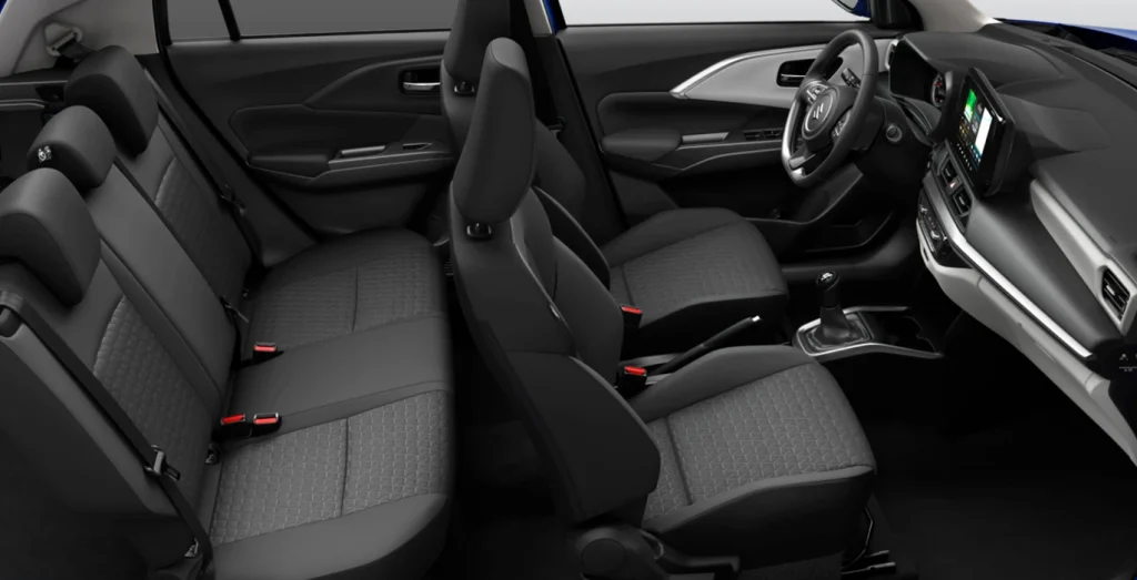 SUZUKI-SWIFT-1.2-S2-MILD-HYBRID-MANUAL-interior-trasera