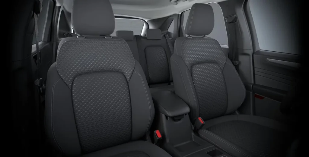 FORD-Kuga-MCA-Titanium-2.5-Duratec-PHEV-243CV-interior-trasera